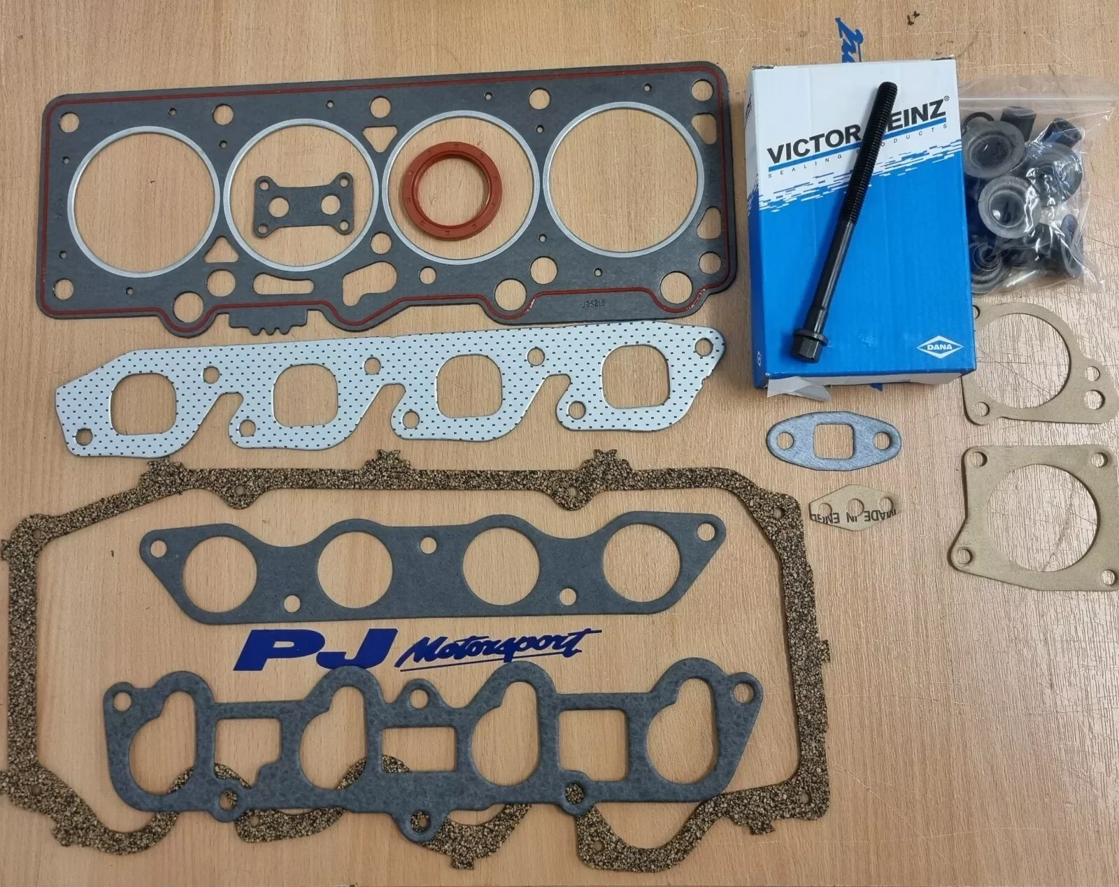 Fiesta RS turbo head gasket set inc victor reinz head bolt set