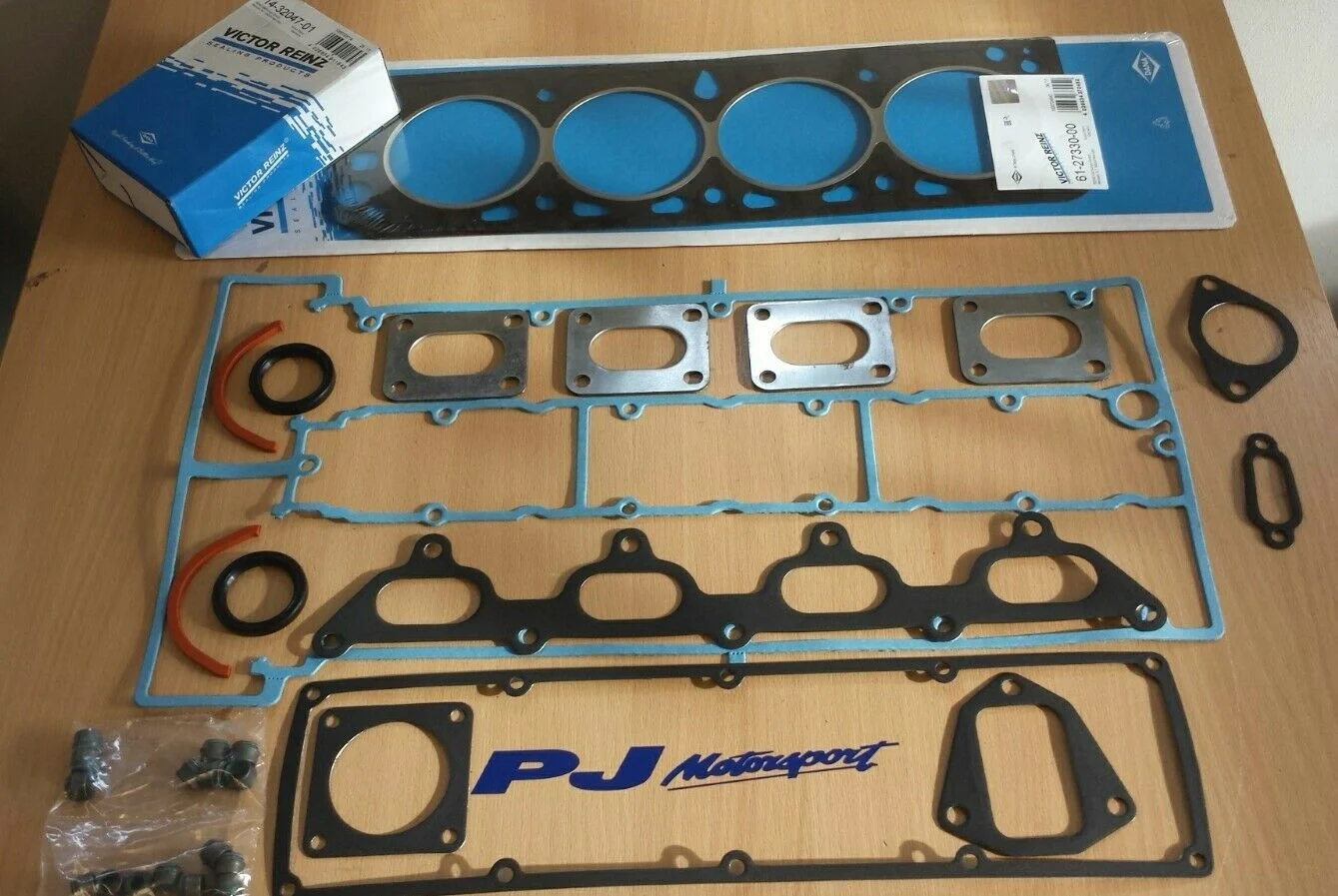 Cosworth 2wd head gasket set with YB0611 head gasket & victor reinz head bolts