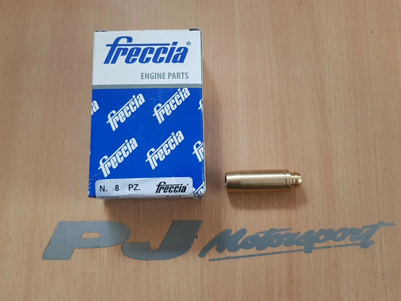 Freccia Cosworth yb bronze inlet valve guide x1