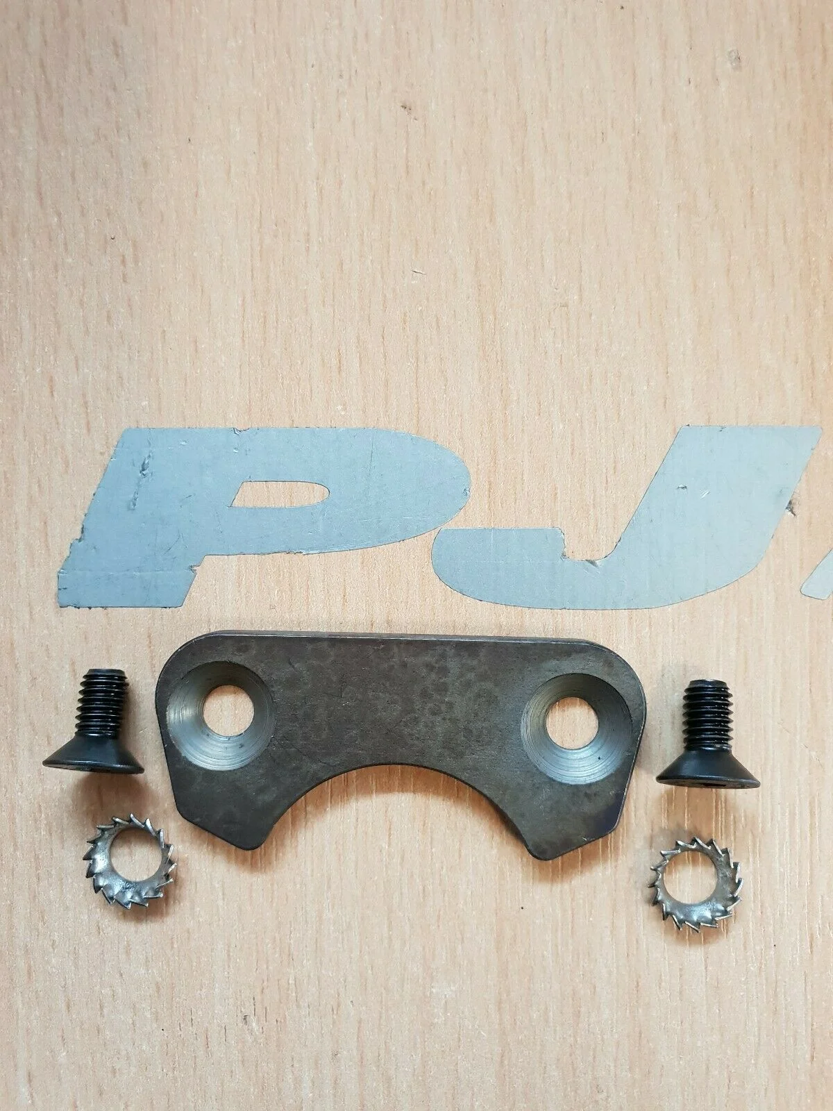 Cosworth yb/pinto auxiliary shaft thrust plate & fixings