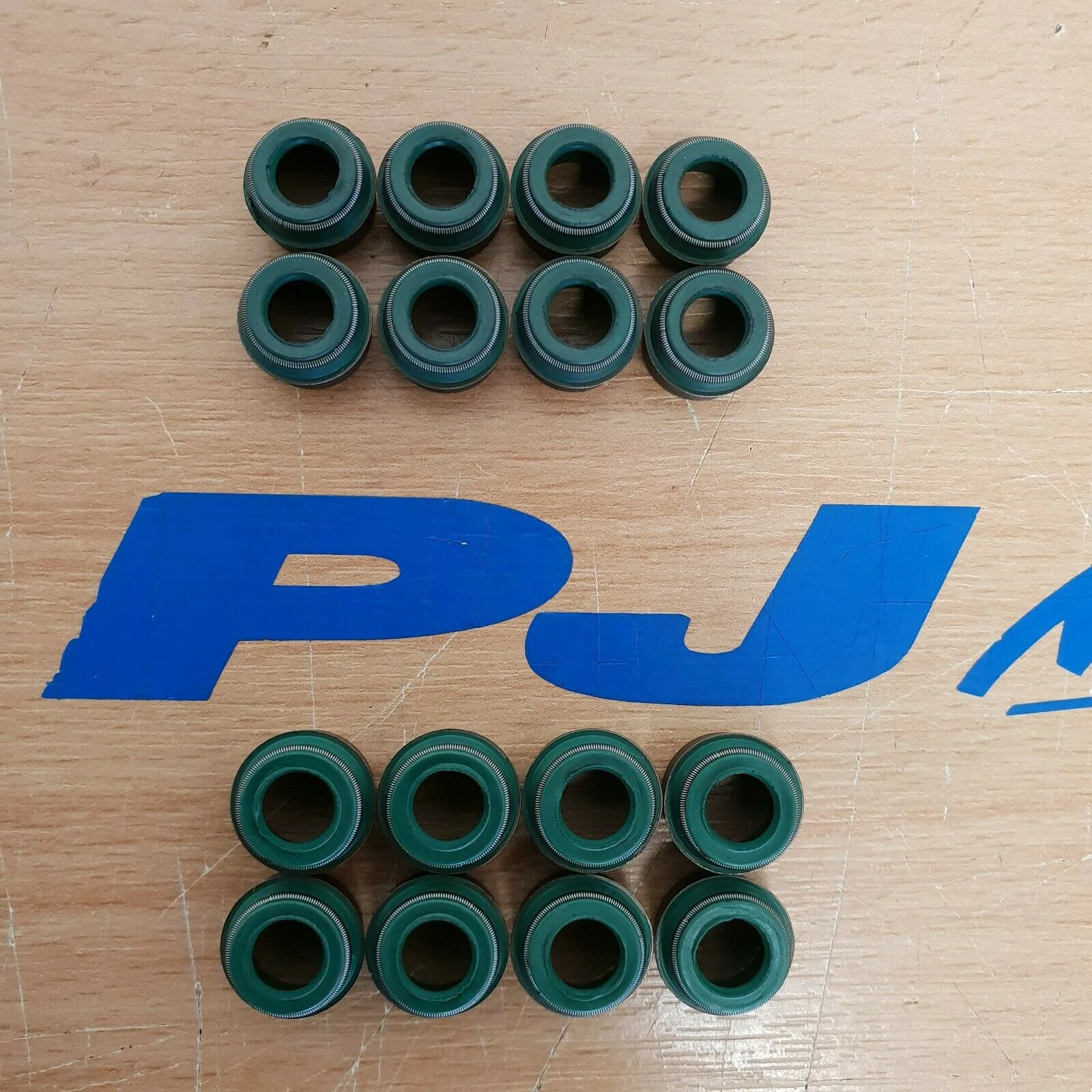 Cosworth yb valve stem seal set