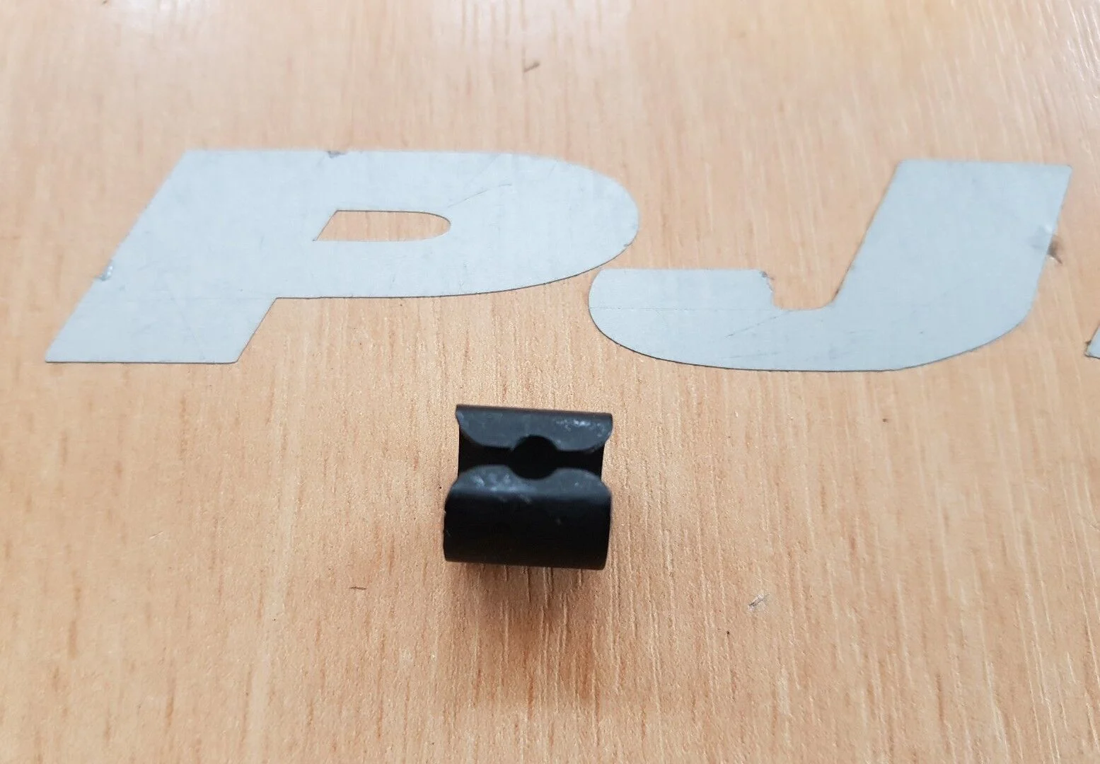 Genuine Ford Cosworth RS turbo throttle cable clip