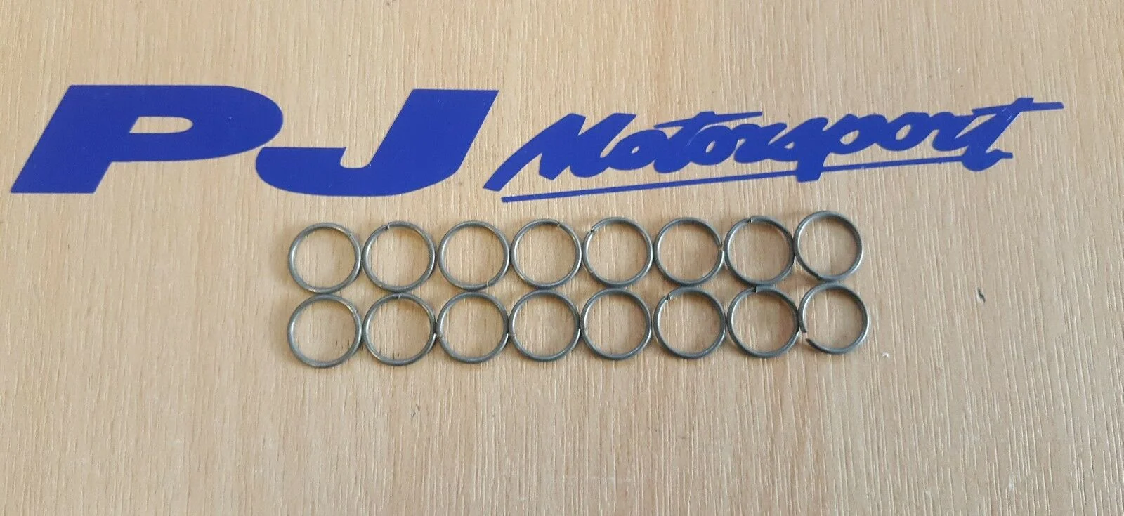 Cosworth yb valve guide retaining clips