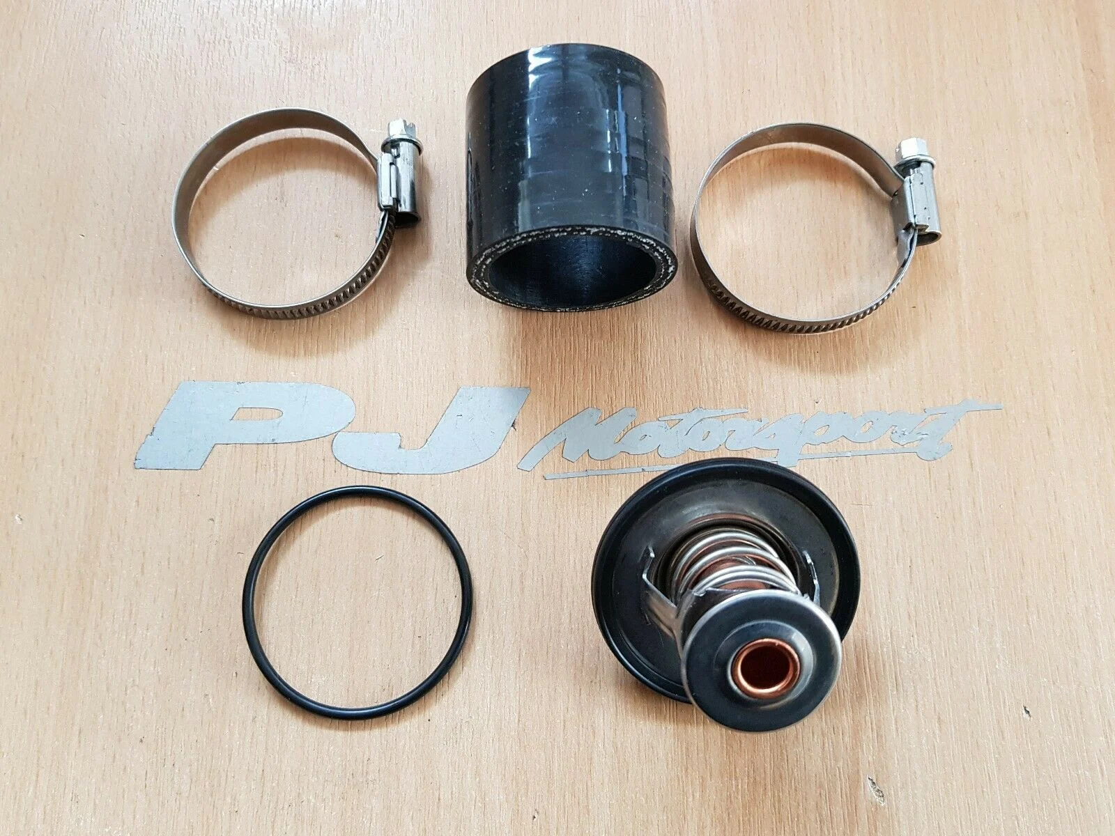 Cosworth 4x4 82 degree thermostat kit (inc. Roose hose, clips and seal)